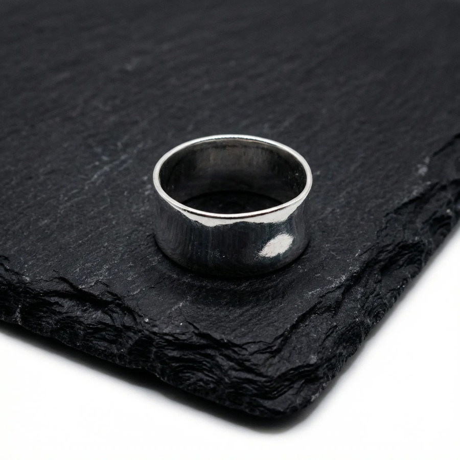 Sortija concava lisa